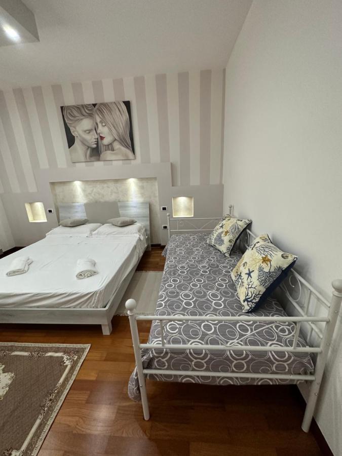 B&B By Family L&G Vibo Valentia Marina Bagian luar foto