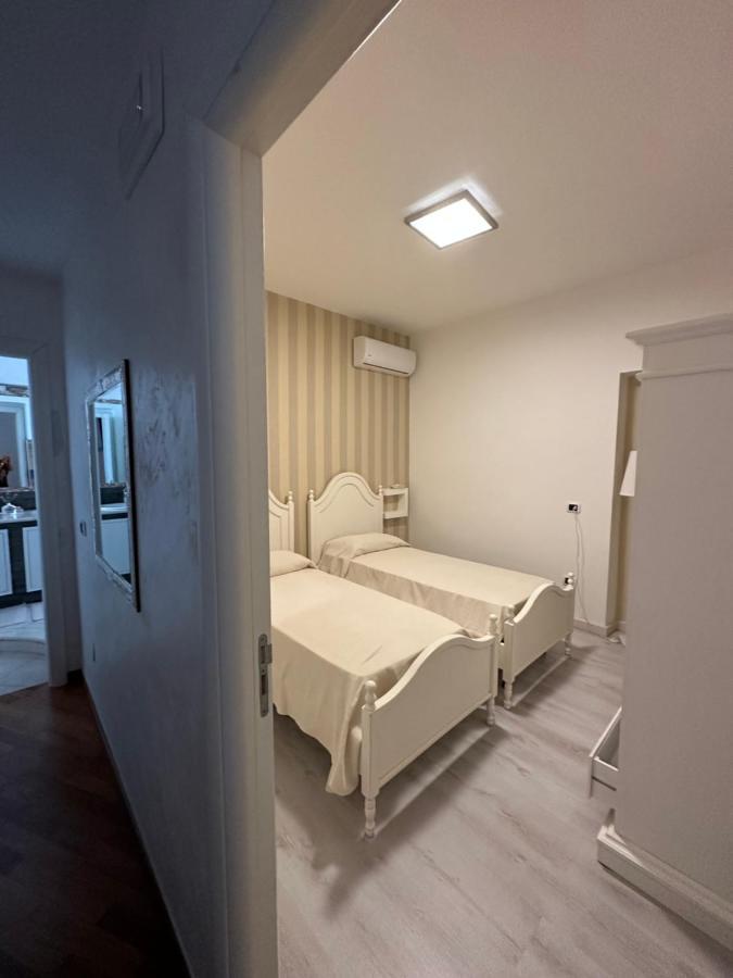 B&B By Family L&G Vibo Valentia Marina Bagian luar foto
